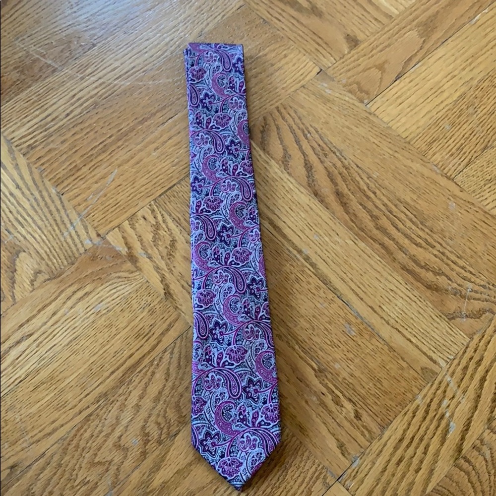 Tes Baker tie